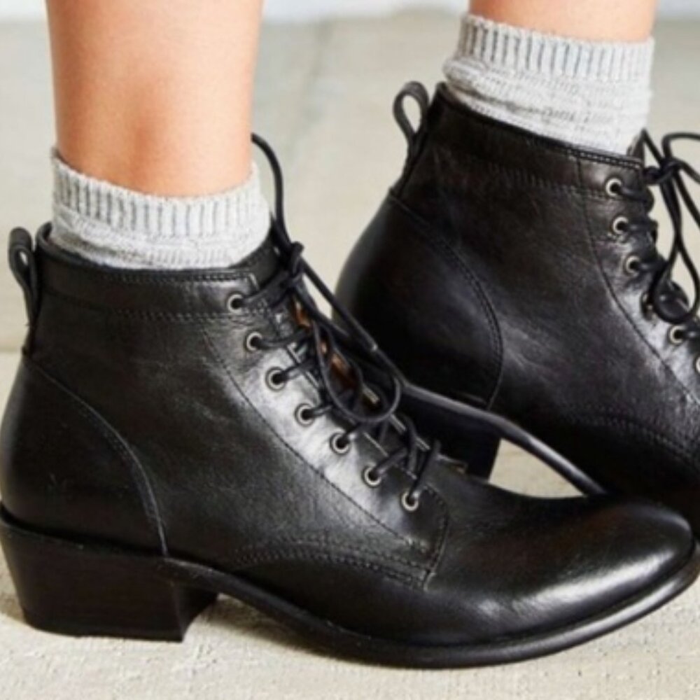Vintage Frye Carson Dark Brown Leather Lace Up Booties - Picture 5 of 16
